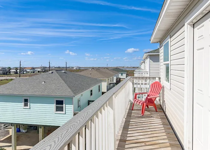 1 Min Walk To Beach: A Surfside Beach Favorite!